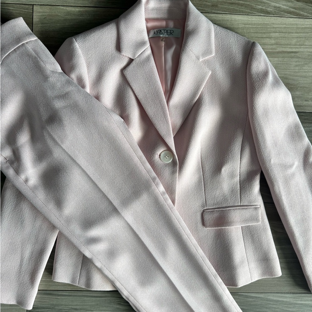 Kasper Women's Soft Pink Suit Jacket